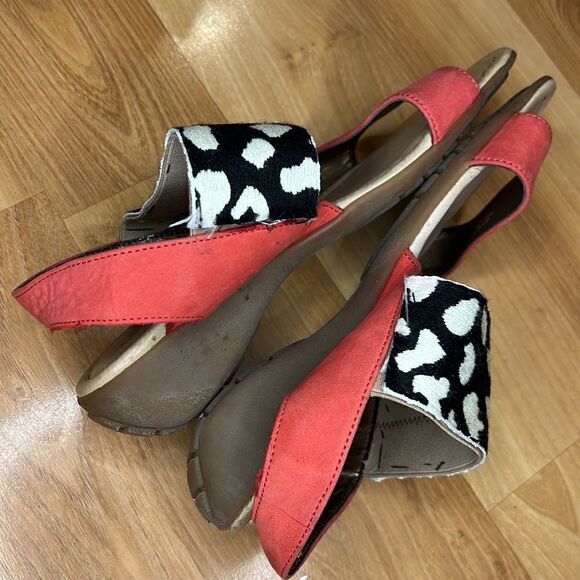 The Flexx Pink and Animal Print Slip On Sandals Womens 6 - Picture 3 of 6